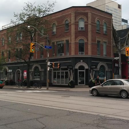 Baystreet Hotel/Motel Toronto Bagian luar foto