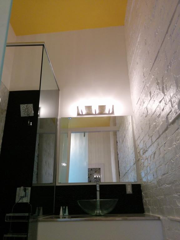 Baystreet Hotel/Motel Toronto Bagian luar foto